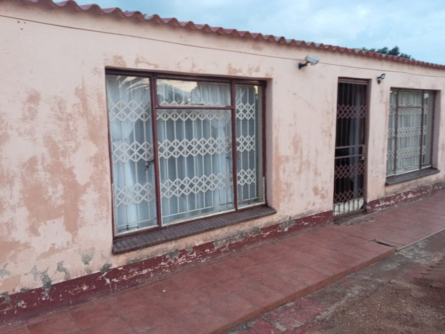 2 Bedroom Property for Sale in Mothutlung-A North West